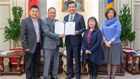 蘇嘉全接見馬紹爾群島共和國國會議長凱迪　圖／立法院提供