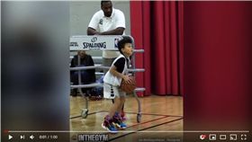 ▲10歲童贏得中學三分球大賽冠軍。（圖／翻攝自House of Highlights）