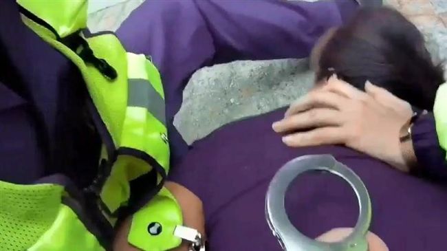 雇逃逸外勞遭逮　她竟拔刀欲與警拼命