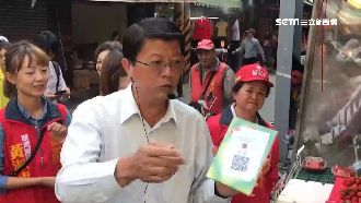 男攜刀躺宣傳車上　鄰居力挺謝龍介