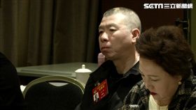 兩會被問逃稅風波 馮小剛避媒體