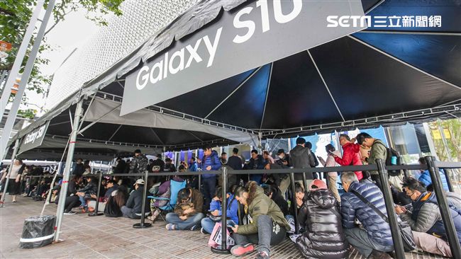 狂催S10買氣　三星粉包圍微風南山