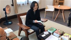蔡英文接見八旗文化　圖／翻攝自王家軒臉書