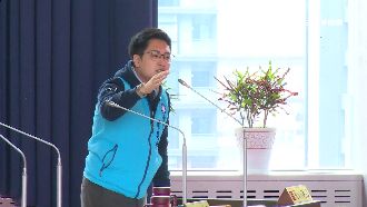 一句「噁心的大人」　引爆藍綠戰火！