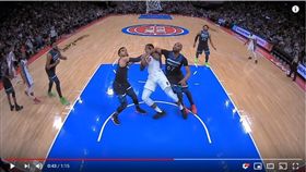 ▲卓蒙德（Andre Drummond）挨了吉布森（Taj Gibson）一拐。（圖／翻攝自MLG Highlights）