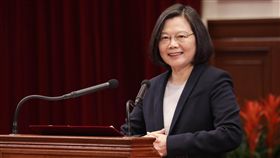 宗教團體法立法　總統：充分溝通再推動總統蔡英文（圖）7日接見中華道教聯合總會理事等重要幹部及宮廟負責人時表示，為了環保問題，我們確實鼓勵大家減香，但是絕對沒有要滅香；至於「宗教團體法」的立法進度，已經交代行政院，務必要大家充分溝通有基本共識後，才能繼續推動。中央社記者鄭傑文攝　108年3月7日