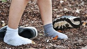 -腳踝-腳-脫鞋-▲圖／攝影者jamieanne, flickr CC License(https://www.flickr.com/photos/jamieanne/34047815002/)
