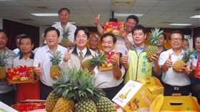 韓國瑜多學學！賴清德報喜：台南外銷325貨櫃金鑽鳳梨，圖翻攝自賴清德臉書