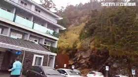 冷氣團發威！合歡山今晨飄片片雪花　遊客驚呼：終於等到了，翻攝畫面，大平台