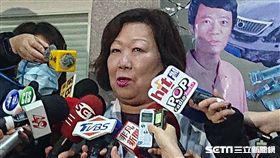 臺北市立聯合醫院仁愛院區醫務長陳淑廷說明仁愛院區護理之家爆發6名疑似類流感群聚事件。（圖／記者楊晴雯攝）