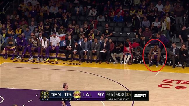 NBA／湖人內訌？軟豆竟不跟隊友坐
