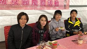 「再忙，也要跟妳喝杯咖啡」清水警分局與女性員工相約咖啡館慶祝『婦女節』兼DIY烘焙蛋糕作伴手禮   （圖／翻攝畫面）