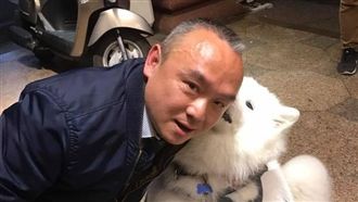 都是你啦　韓遭要求捐薪全因為他..