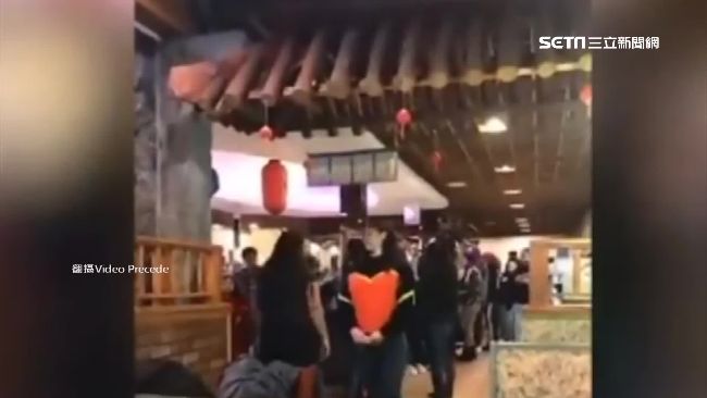 餐廳為搶蟹腳起衝突　39人大鬥毆