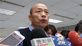 韓國瑜：赴陸拜訪謹守分際　盼吸引更多觀光客高雄市長韓國瑜5日在市政會議後受訪表示，高雄市政府到大陸南方城市拜訪會謹守分際，完全為農漁產品找通路，也希望吸引更多觀光客。中央社記者王淑芬攝　108年3月5日