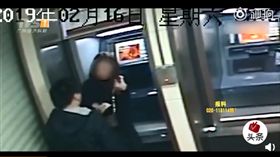 （圖／翻攝自微博）中國,廣東,搶劫,超展開,ATM