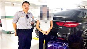 高雄,護鈔,鉅款,新莊派出所,貴婦（圖／翻攝畫面）