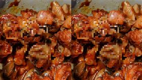 去大賣場買調味好的螺肉，吃剩下五分之一，發現有這樣東西出現，胃口全倒光（圖／爆怨公社）