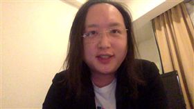 唐鳳拍影片應援（翻攝自唐鳳臉書）