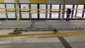 新北市，中和，景平站，工人，墜樓