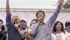 韓國瑜輔選謝龍介　高呼讓鬼混的政治人物下台高雄市長韓國瑜（前左）9日下午陪同國民黨籍台南市立委補選候選人謝龍介（前右）在佳里區掃街拜票，並在造勢大會上高呼，讓所有鬼混的政黨和政治人物都下台，翻轉台灣。中央社記者張榮祥台南攝　108年3月9日