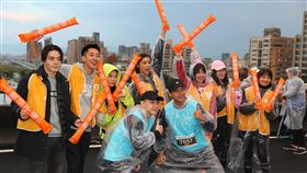 ▲伊林娛樂組成閃亮加油團。（圖／主辦單位提供）