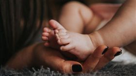 媽媽,帶小孩,親子(圖/PIXABAY)
