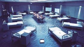 12名想尋死的年輕人在準備自殺的現場，居然發現已有一具第13人的遺體。（圖／翻攝自shinitai12movie）