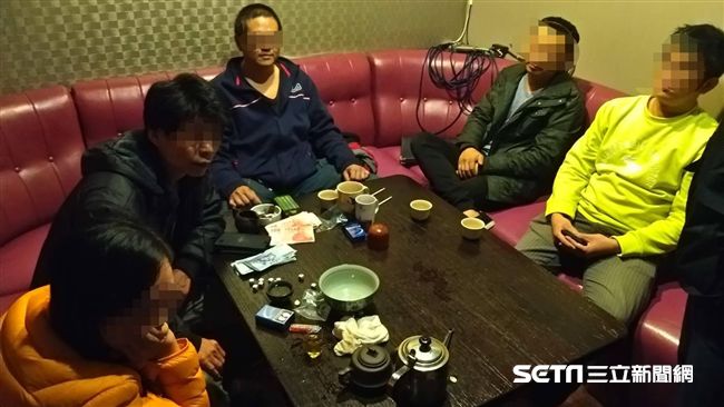 北市警天天臨檢　餐廳玩十八豆也被抓
