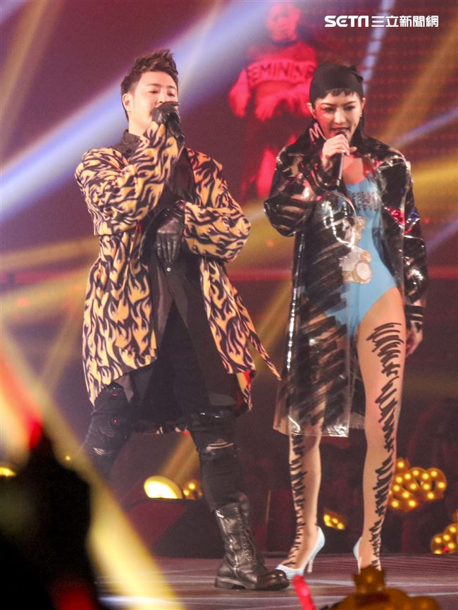 潘瑋柏Alpha創使者世界巡迴演唱會2019台北站，「姐姐」謝金燕火辣現身一同唱跳。（記者林士傑/攝影）