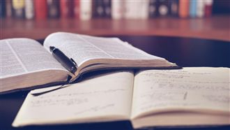 港府:學校圖書館不能有違國安法書籍