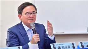 公民提問　劉櫂豪應邀出席台東公民監督聯盟4日舉辦公民提問，現場公民團體針對教育、部落、社福及環境等議題提問，民進黨台東縣長參選人劉櫂豪應邀到場參與。（劉櫂豪競選總部提供）中央社記者李先鳳傳真　107年11月4日
