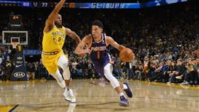 NBA／爐主太陽爆走擊敗龍頭五星勇
NBA,鳳凰城太陽,Devin Booker
翻攝自nba官方推特