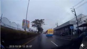 客運司機變賽車手　沿路狂飆還亂超車