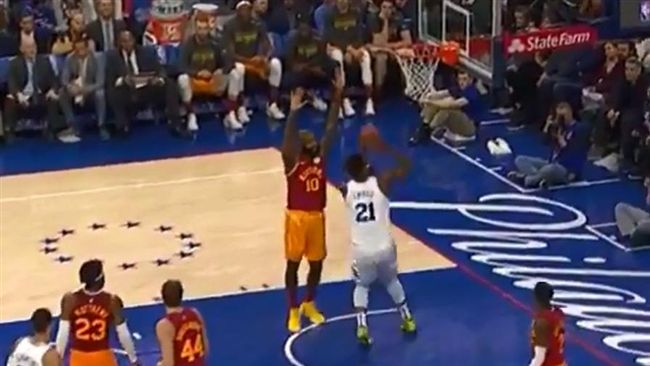 NBA／搖桿壞了？歐昆籃下舉手轉圈