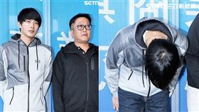 張庭瑚在經紀人陸漢霖的陪伴下舉行道歉記者會。（圖／記者林士傑攝影）