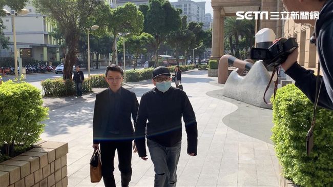 坑殺40億　許金龍確定交保趴趴走