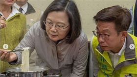 蔡英文總統12日在IG上推薦台南善化區的芝麻拌麵。（圖／翻攝蔡英文IG）