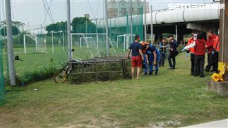 死前仍在打鬧聽歌　淡江女離奇墜溝亡