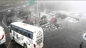１６：９
下雪了！合歡山「一片白茫茫」　追雪要快6點後封路
合歡山莊
圖／翻攝自即時影像監視器
https://cctv.taskinghouse.com/hhs/
