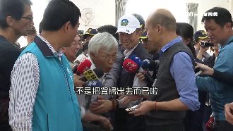 鳳梨每斤跌7元　果農攔路陳情韓國瑜