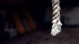 上吊，輕生，自殺（圖／ｐｉｘａｂａｙ）