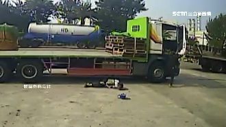 遭貨車連輾「兩次」！男子命大逃死劫