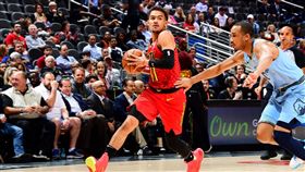 ▲老鷹後衛楊恩（Trae Young）攻下22分3籃板8助攻，還傳出一次半場「空中接力」。（圖／翻攝自推特）