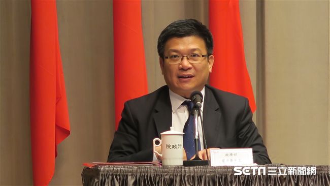 曾文生直言「南電北送很長一段時間，短時間需要他處支應，這是什麼罪大惡極的事情，要拿出來批判？」（圖／記者盧素梅攝影）