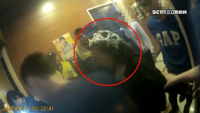 蛋糕鮮奶油成導火線　爆衝突壽星好冏