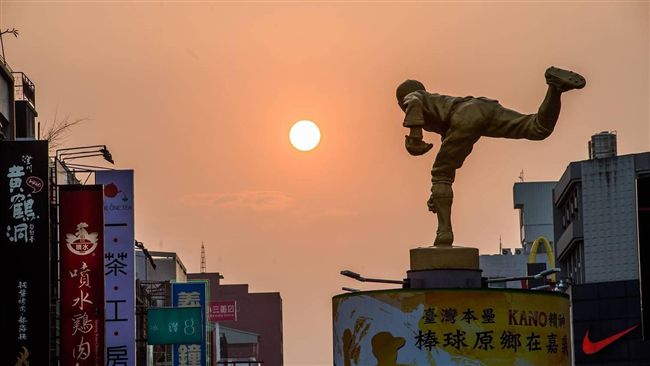 他拍下最美懸日　神構圖嘉農投出好球