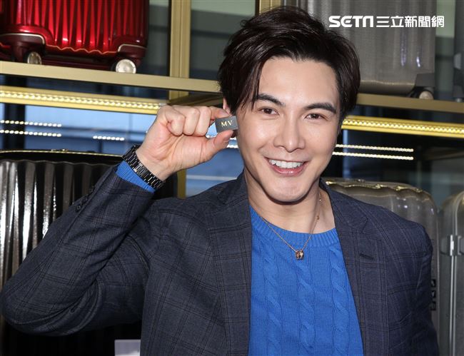 謝佳見與粉絲手作禮物白色情人節放閃