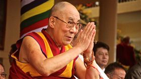 （西藏專題一配圖1）達賴喇嘛流亡印度一甲子高齡83歲的十四世達賴喇嘛流亡印度已60年。他曾暗示，不排除停止轉世制度。（檔案照片）中央社  108年3月10日