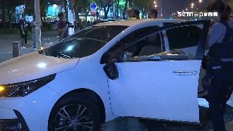 吃醋前女友交新歡　惡煞持棍攔車砸